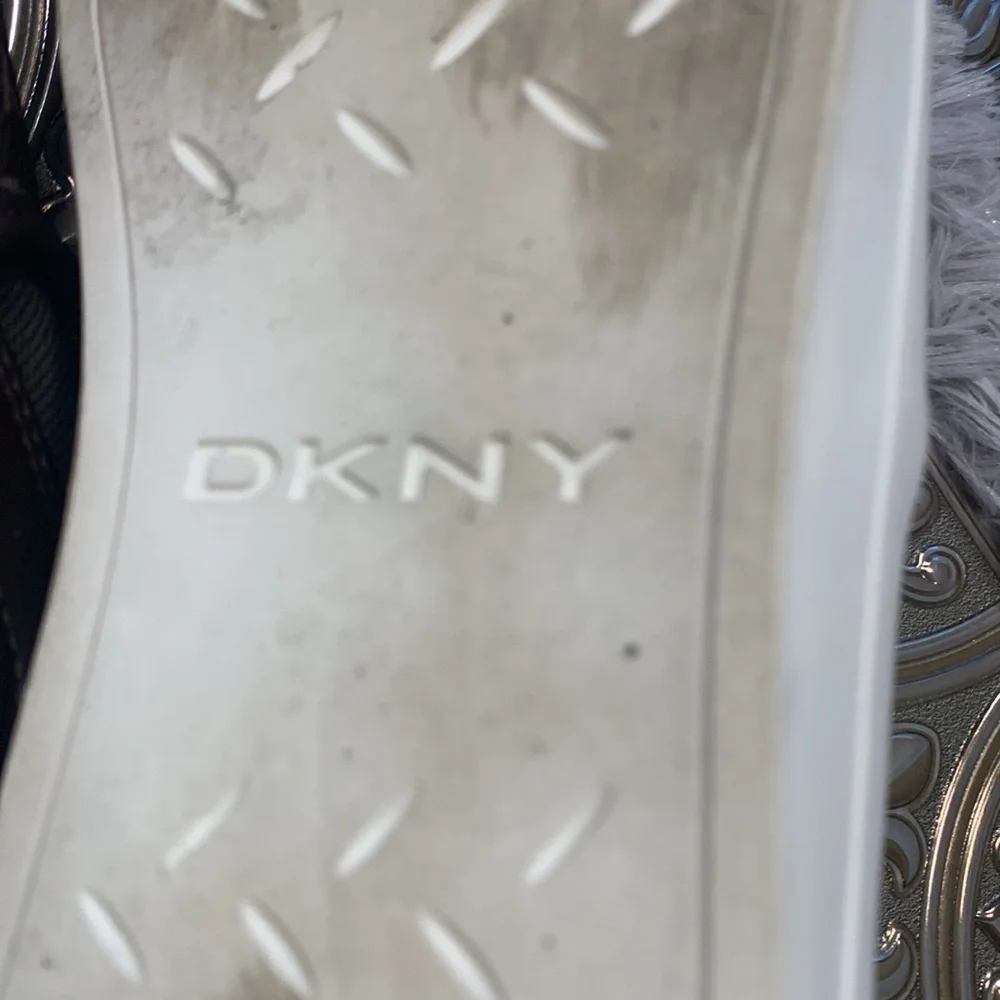 🌹DKNY • Signature Women’s Dark Brown Leather Monogram Slip-On Sneakers.• •